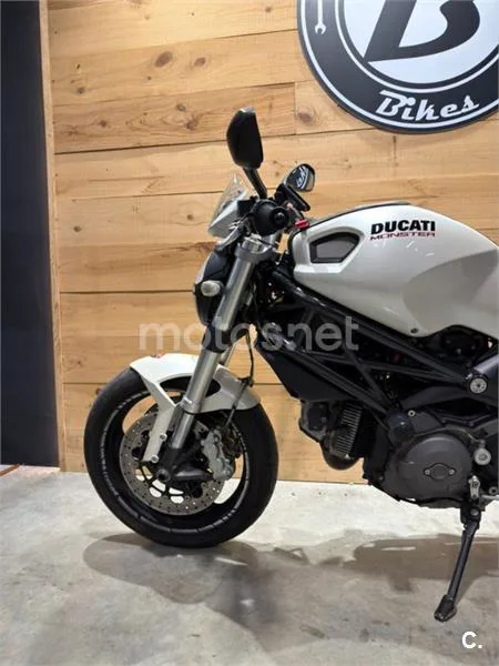 Ducati Monster 696 – Vista 16