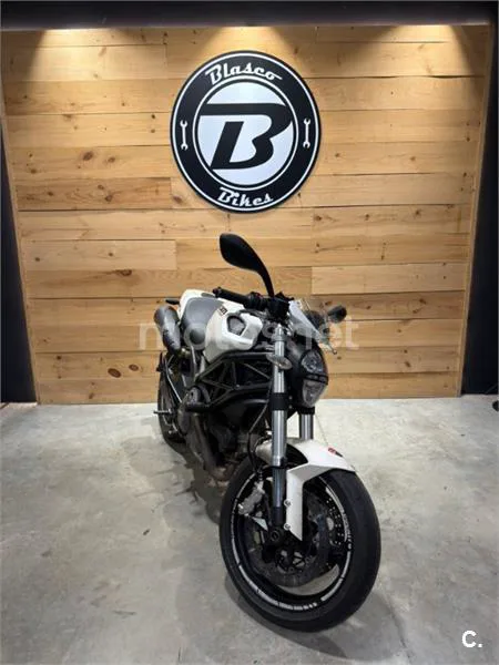 Ducati Monster 696 – Vista 18