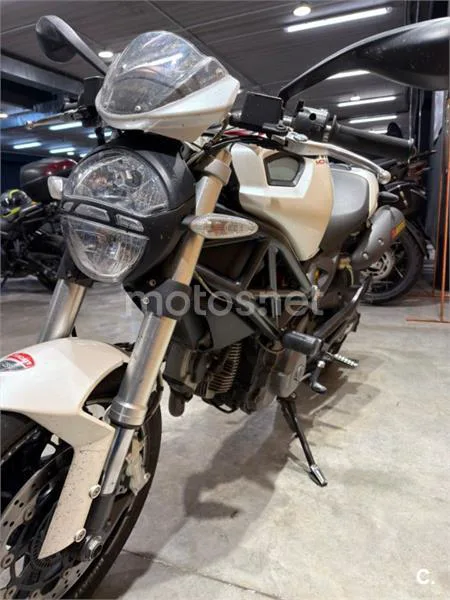 Ducati Monster 696 – Vista 20