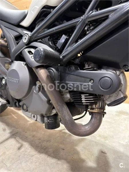 Ducati Monster 696 – Vista 21