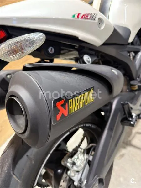 Ducati Monster 696 – Vista 22