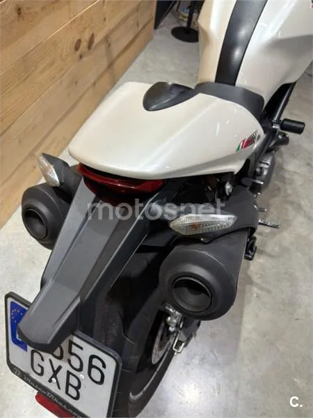 Ducati Monster 696 – Vista 23