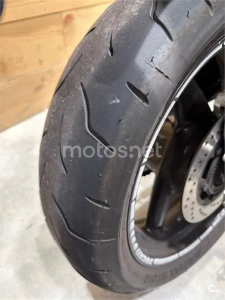 Ducati Monster 696 – Vista 24
