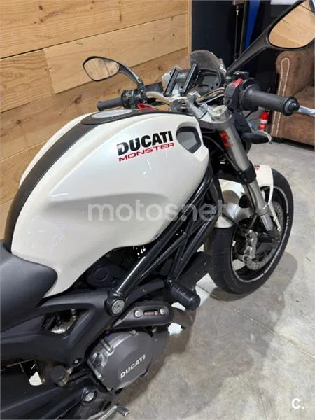 Ducati Monster 696 – Vista 6