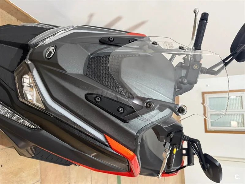 Kymco DTX 125 – Vista 2