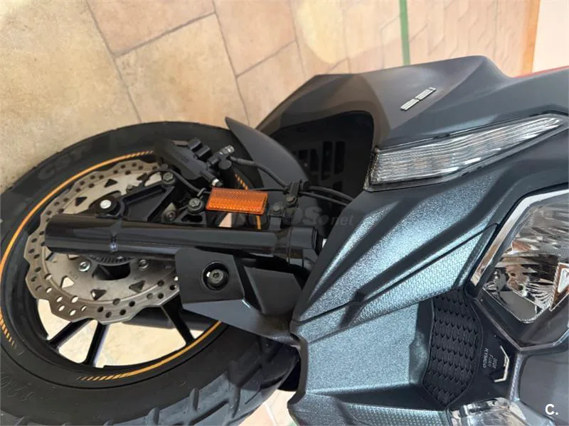 Kymco DTX 125 – Vista 8