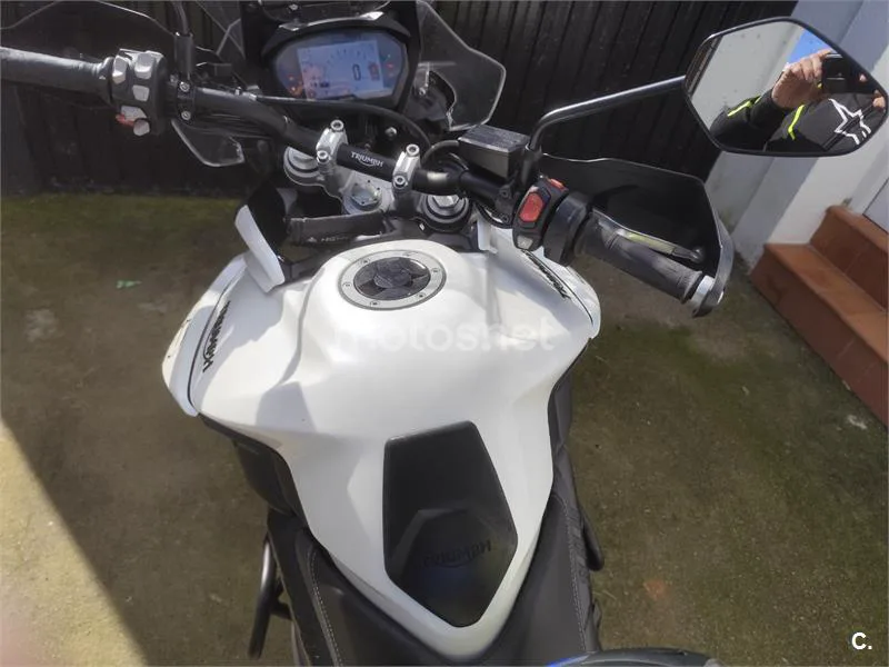 Triumph Tiger 800 XR – Vista 7