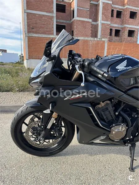 Honda CBR 650 R – Vista 11