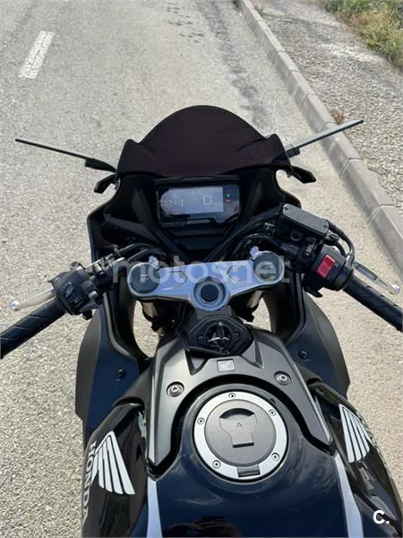 Honda CBR 650 R – Vista 12