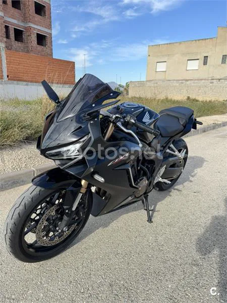 Honda CBR 650 R – Vista 15