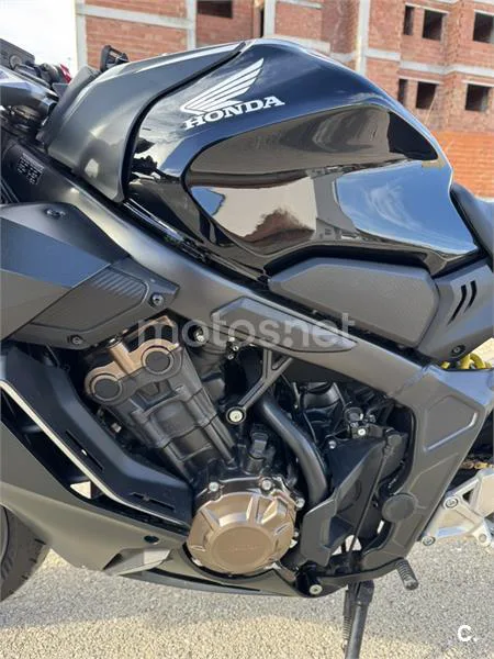 Honda CBR 650 R – Vista 3