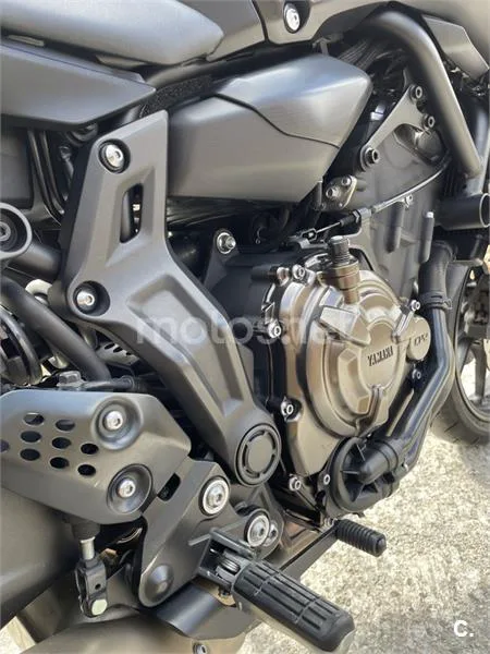 Yamaha MT-07 – Vista 17