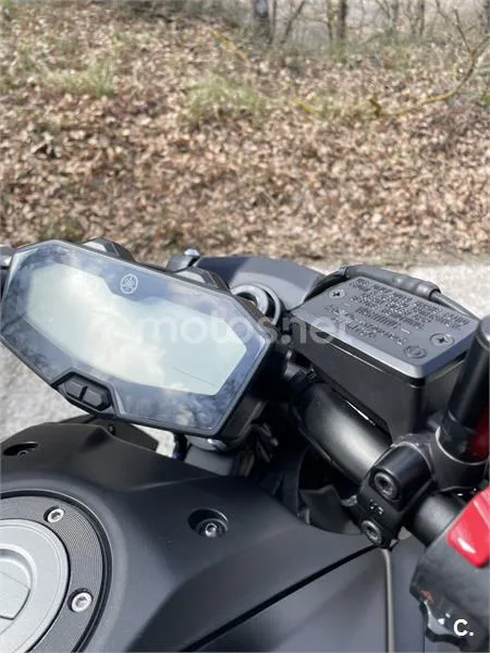 Yamaha MT-07 – Vista 21