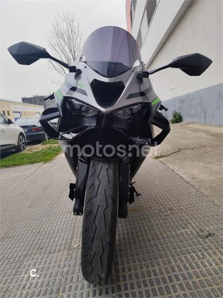 Kawasaki ZX-6R – Vista 8