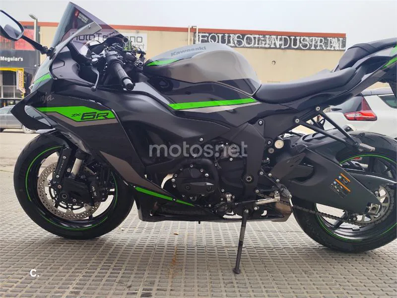 Kawasaki ZX-6R – Vista 9