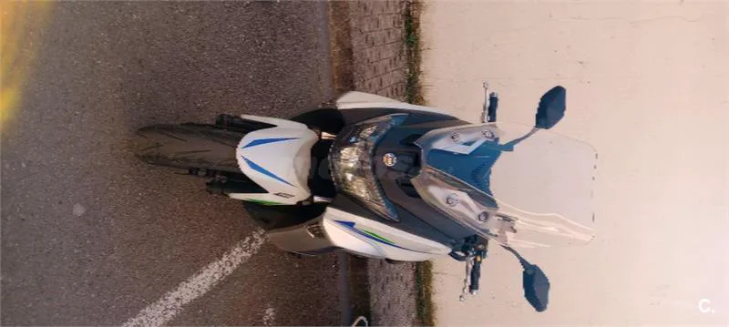 SYM Maxsym 400 – Vista 3