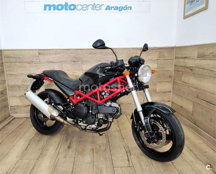 Ducati Monster 695 – Vista 3