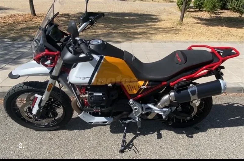 Moto Guzzi V 85 TT – Vista 2