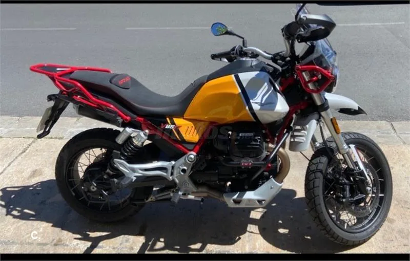 Moto Guzzi V 85 TT – Vista 3