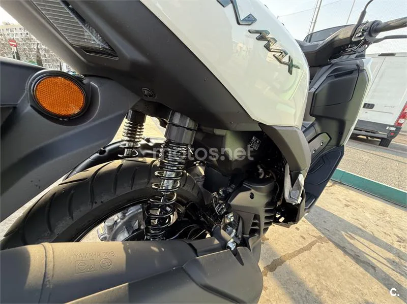 Yamaha NMAX – Vista 4