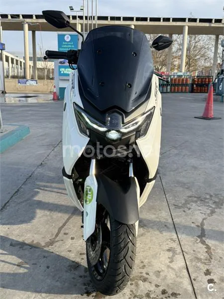 Yamaha NMAX – Vista 8