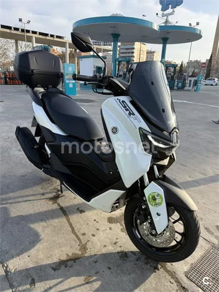 Yamaha NMAX – Vista 9
