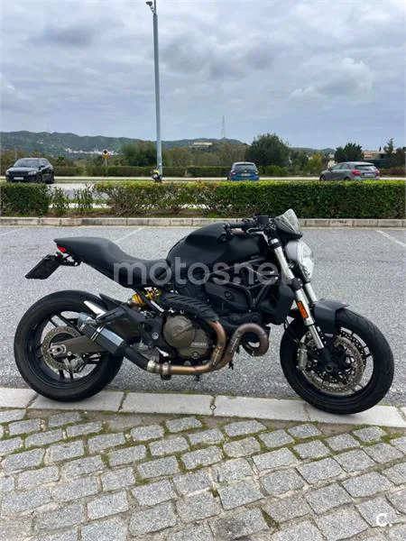 Ducati Monster 821 – Vista 3