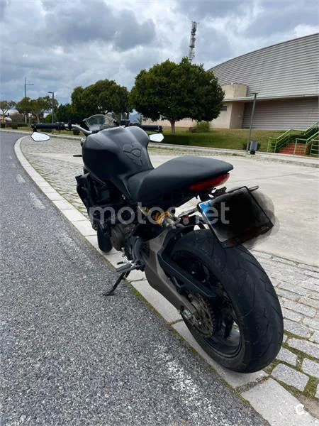 Ducati Monster 821 – Vista 8