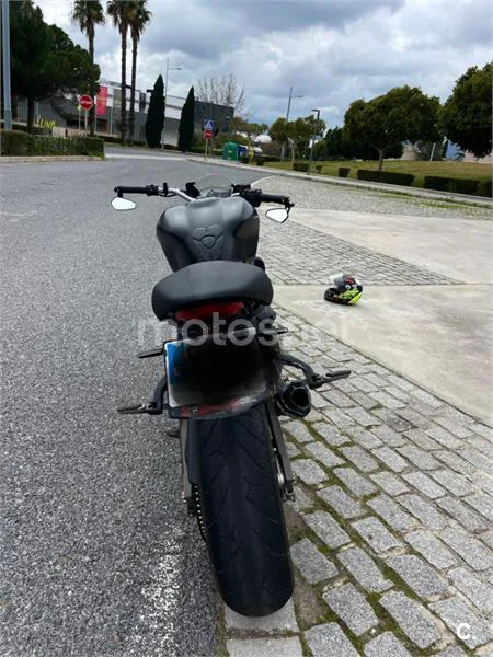 Ducati Monster 821 – Vista 9