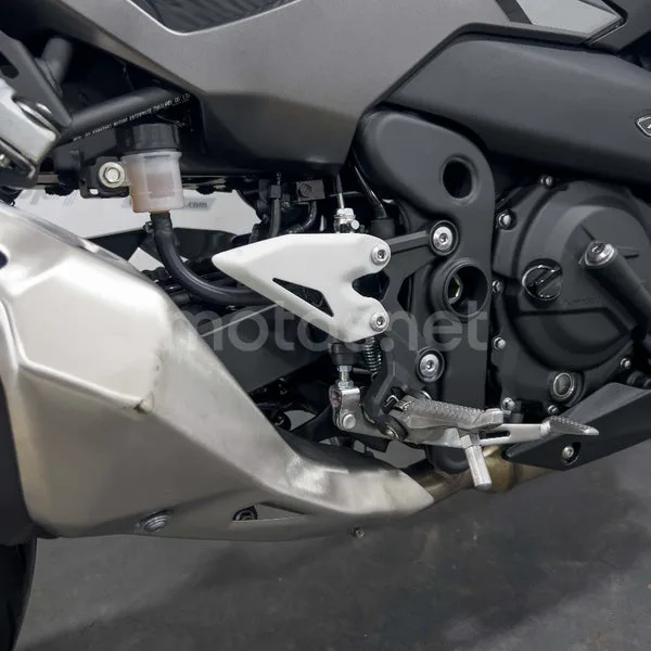 Kawasaki Z7 Hybrid - Vista 17