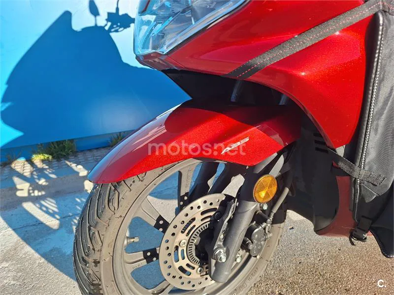 Honda PCX 125 – Vista 4