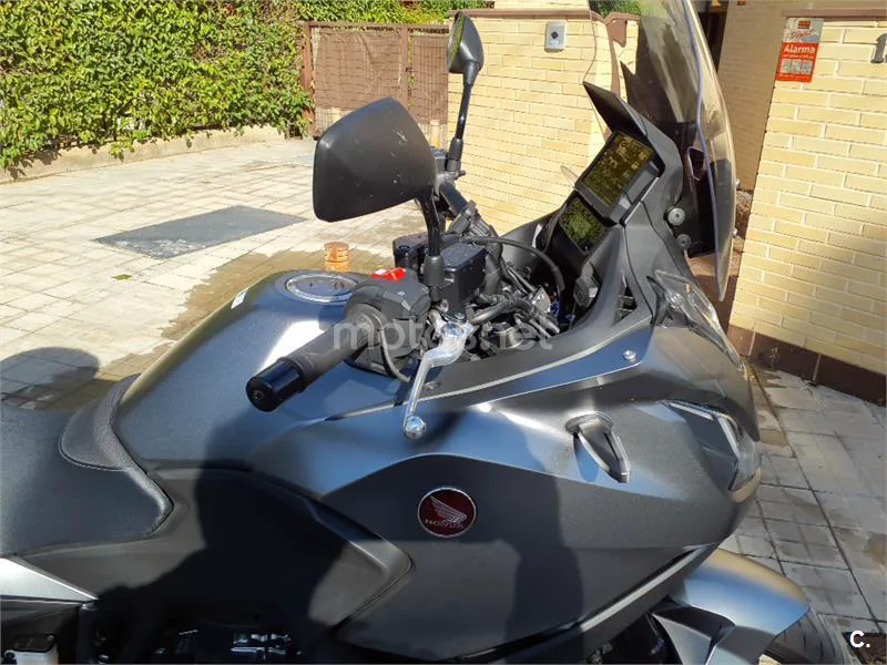 Honda NT1100 – Vista 13