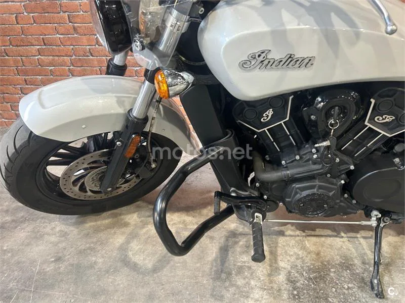 Indian Scout – Vista 11