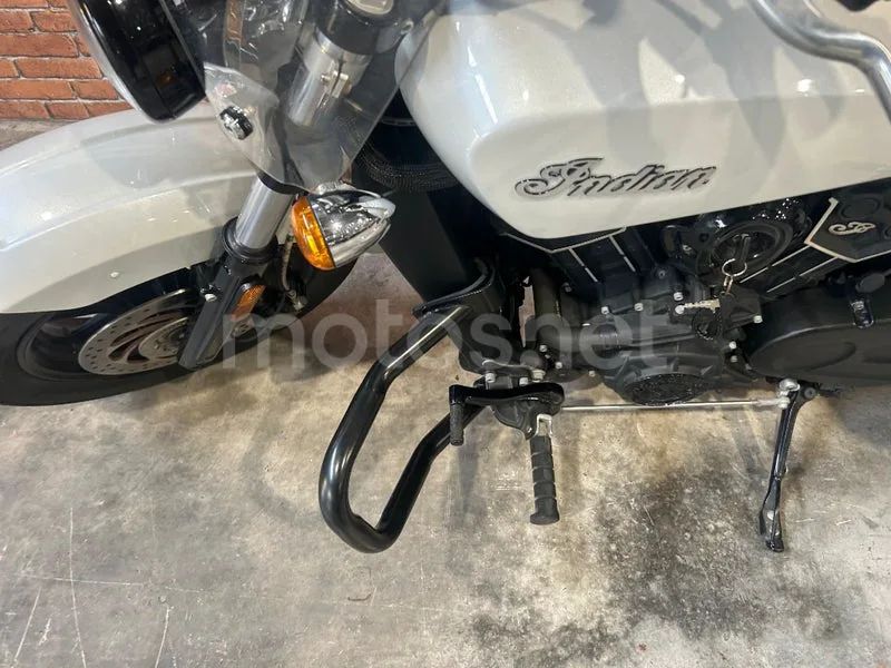 Indian Scout – Vista 16