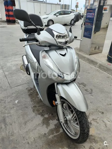 Honda SH300i – Vista 5