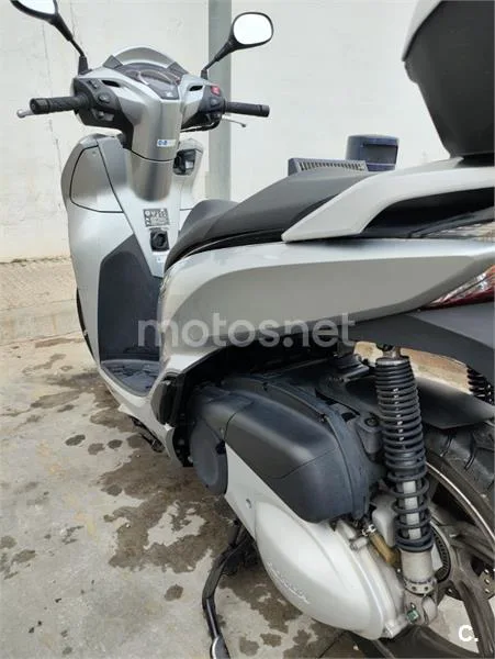 Honda SH300i – Vista 8