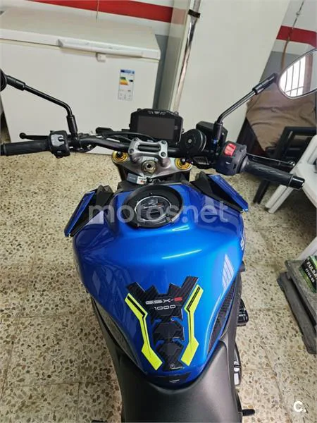 Suzuki GSX-S – Vista 7