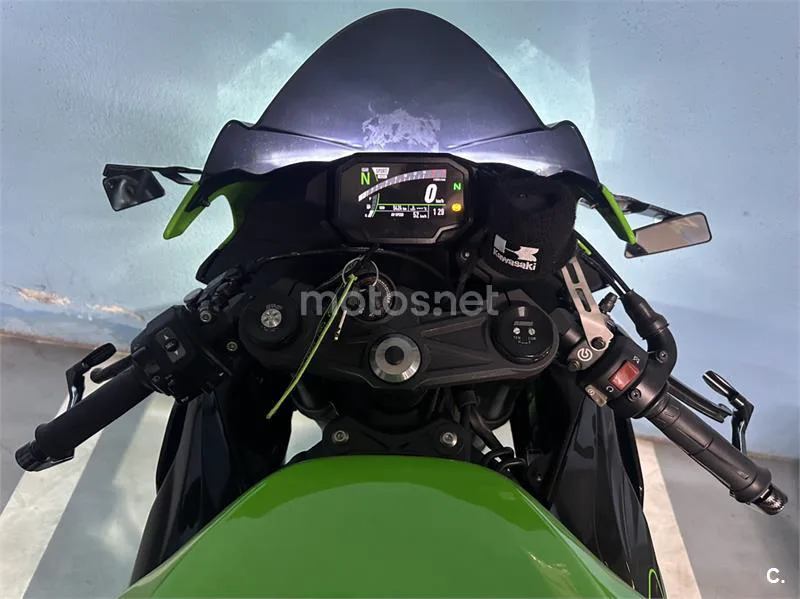Kawasaki ZX-6R – Vista 11