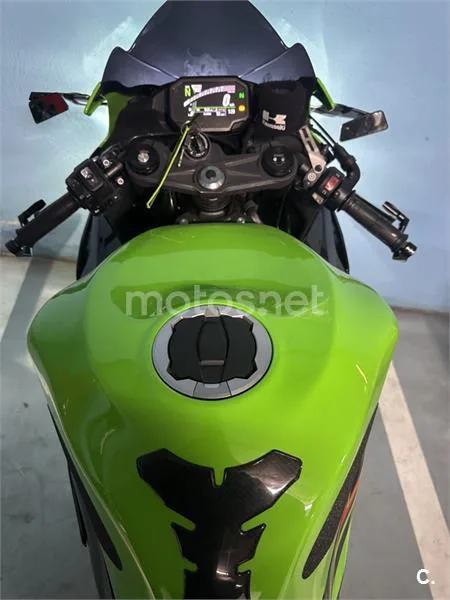Kawasaki ZX-6R – Vista 8