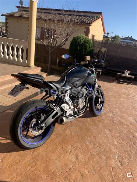 Yamaha MT-07 – Vista 5
