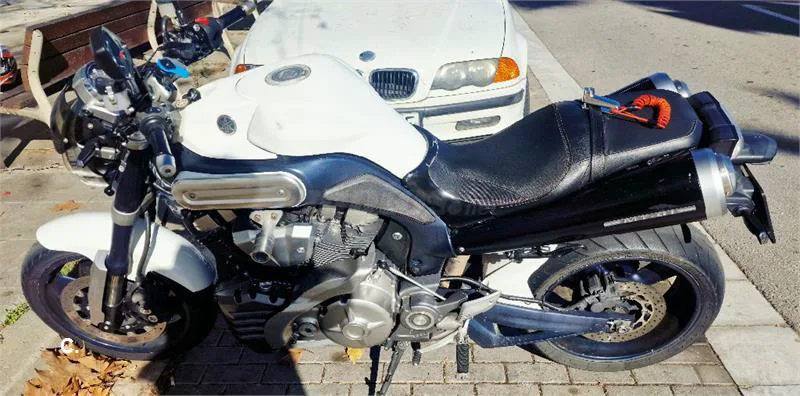 Yamaha MT-01 – Vista 4