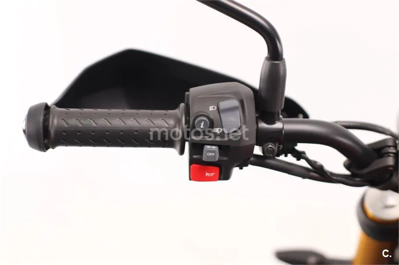Triumph Scrambler 400 X – Vista 7