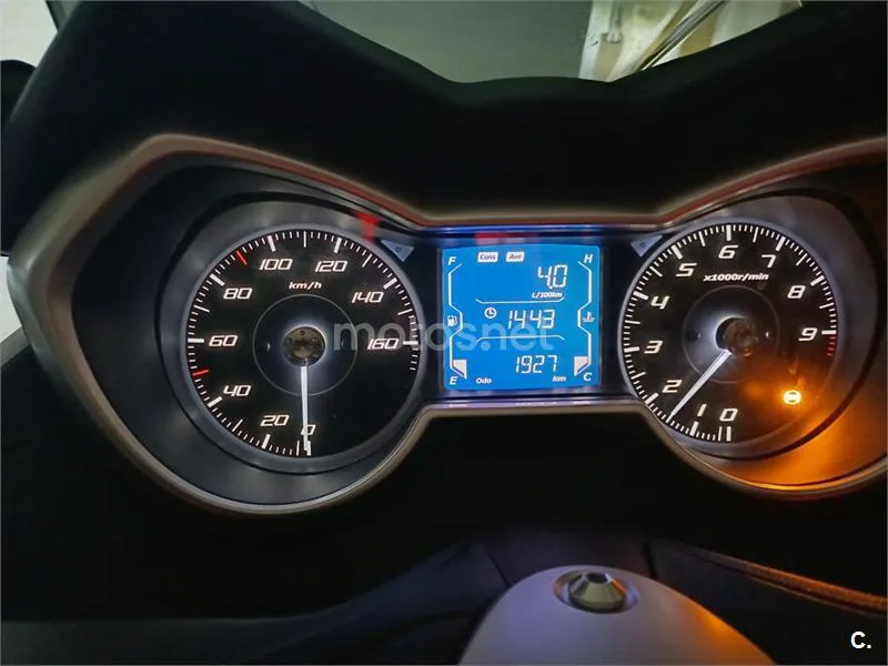 Yamaha XMAX 300 – Vista 6