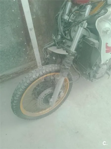 Honda XRV 750 Africa Twin – Vista 2