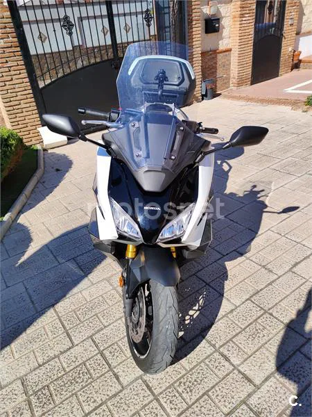 Honda Forza 750 – Vista 11