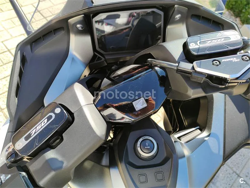 Honda Forza 750 – Vista 3