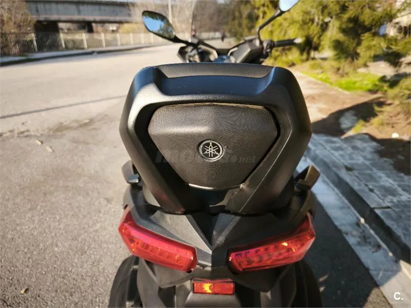 Yamaha XMAX 400 – Vista 6