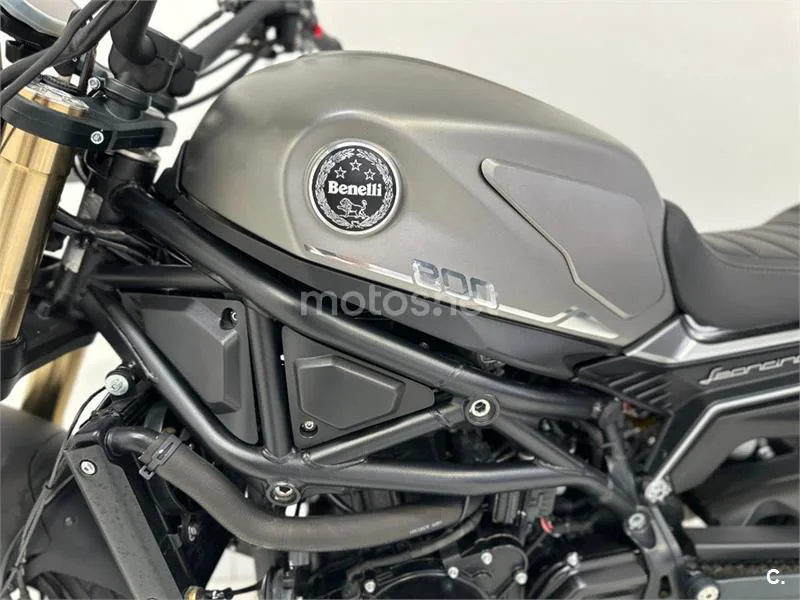 Benelli Leoncino 800 – Vista 18
