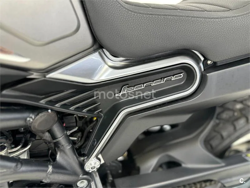 Benelli Leoncino 800 – Vista 20