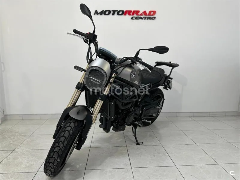 Benelli Leoncino 800 – Vista 3